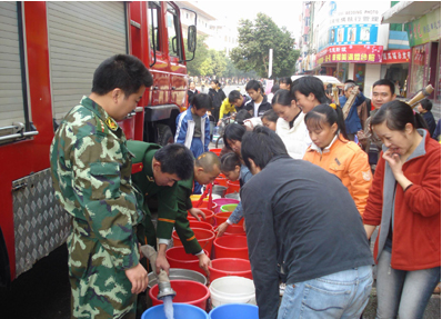 消防車(chē)送救命水